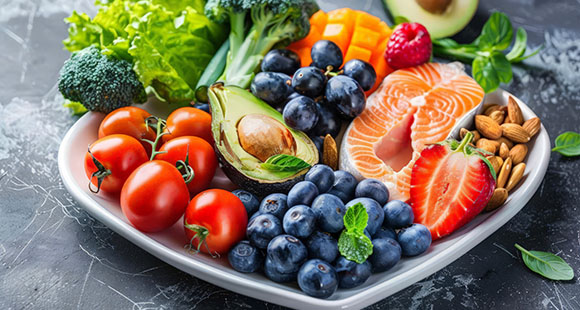 a plate of different foods to help maintain good cholesterol levels